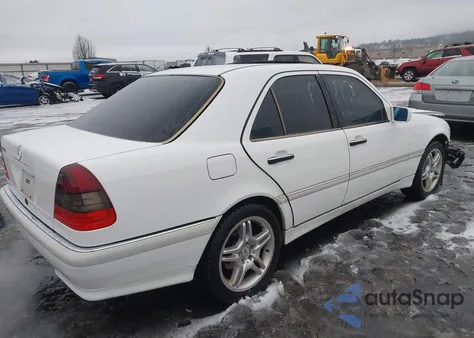 1998 Mercedes-Benz C 280 z USA, uszkodzony, nr VIN WDBHA29GXWF753437